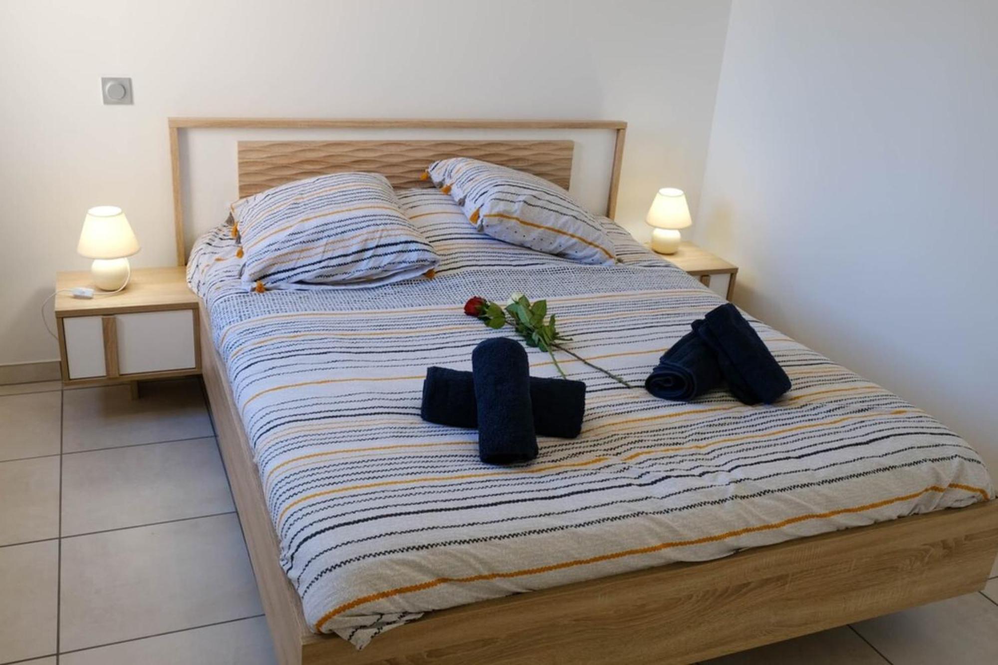 Enola - Sea View Terrace Parking - By Tgb Apartman Pietrosella Kültér fotó