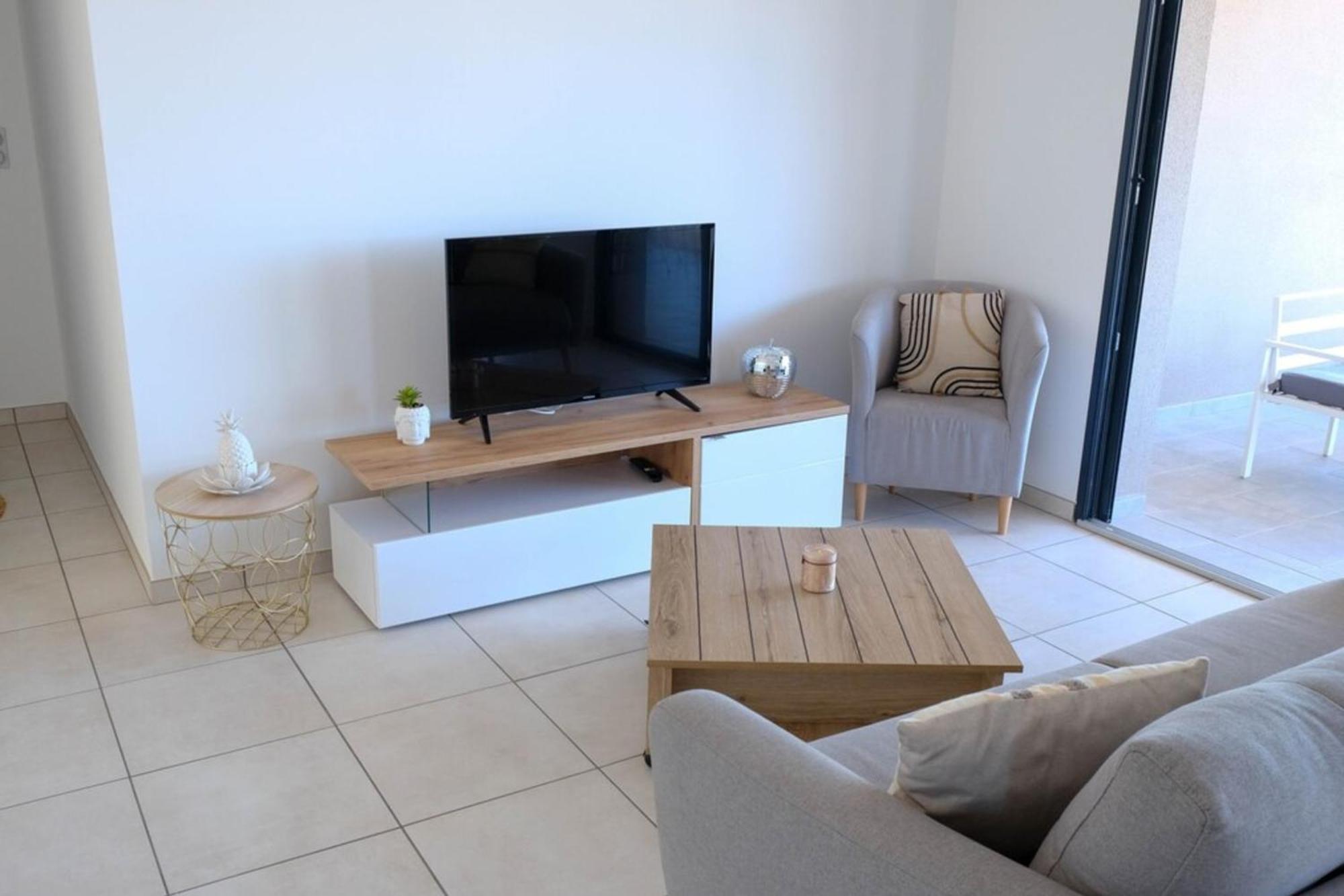Enola - Sea View Terrace Parking - By Tgb Apartman Pietrosella Kültér fotó